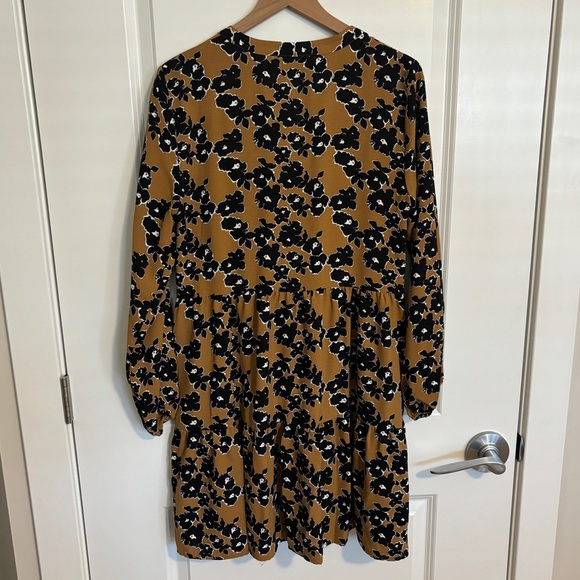 Nine West Floral Button Front Long Sleeve Tiered Flowy Mini Dress Size M - Picture 3 of 6